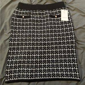 Knitted skirt, below knee